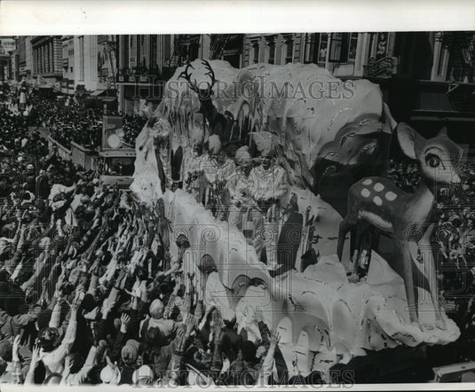 1975 Carnival Parade - Historic Images