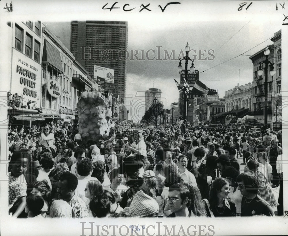 1975 Mardi Gras Parade on Canal Street, New Orleans  - Historic Images