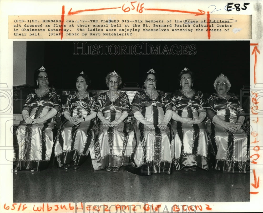 1982 Press Photo Members of the Krewe of Jubilees at their Mardi Gras ball - Historic Images