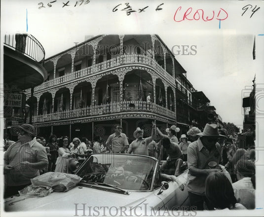 1977 Carnival Parade - Historic Images