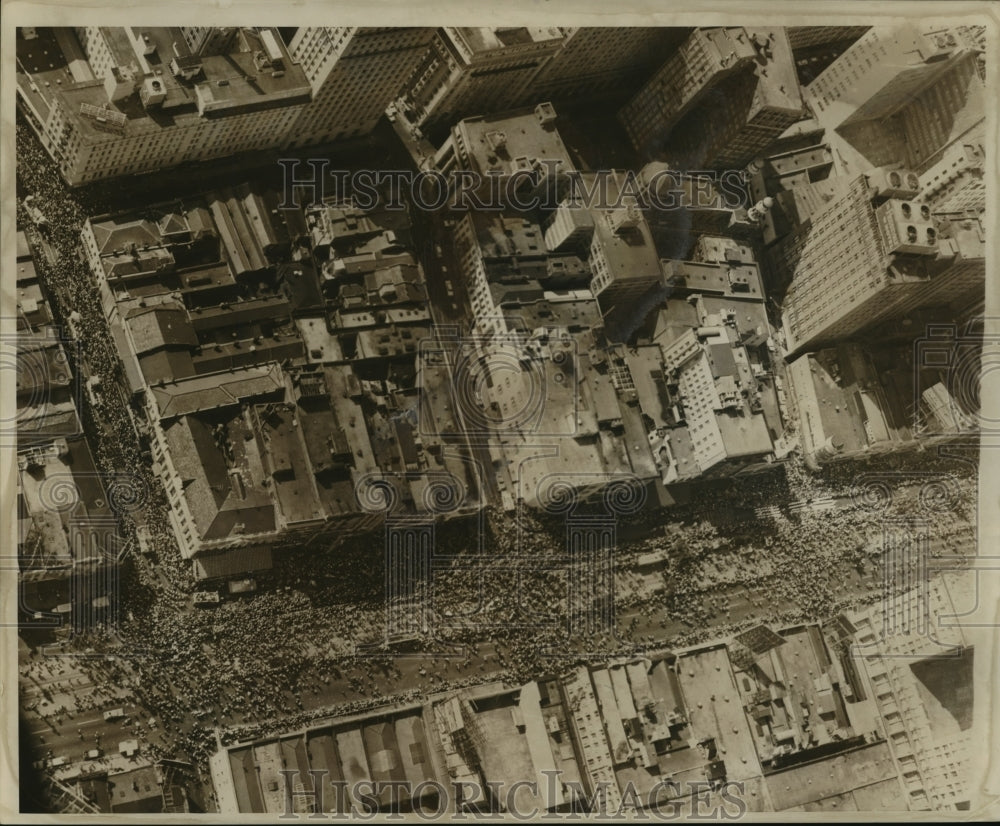 1961 Carnival Parade - Historic Images