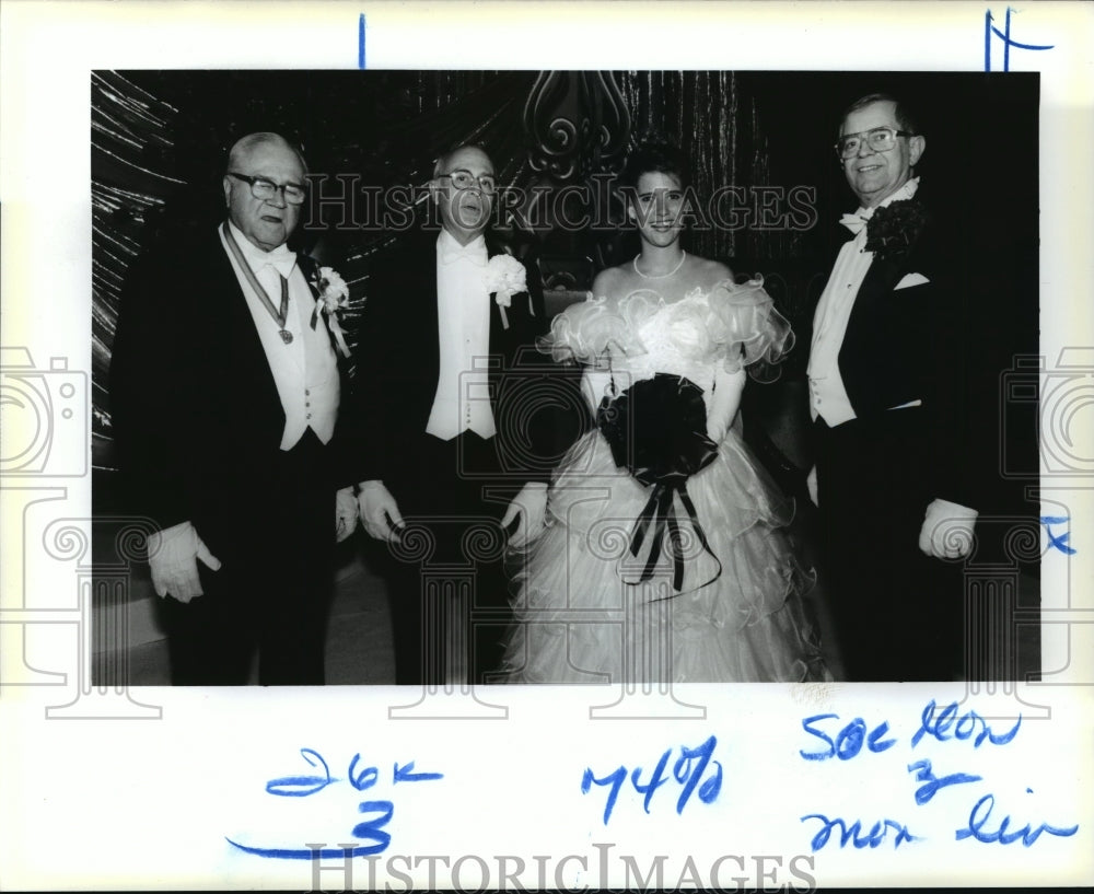 1990 Elizabeth Becker, Eben Watkins and others at a Mardi Gras Ball - Historic Images