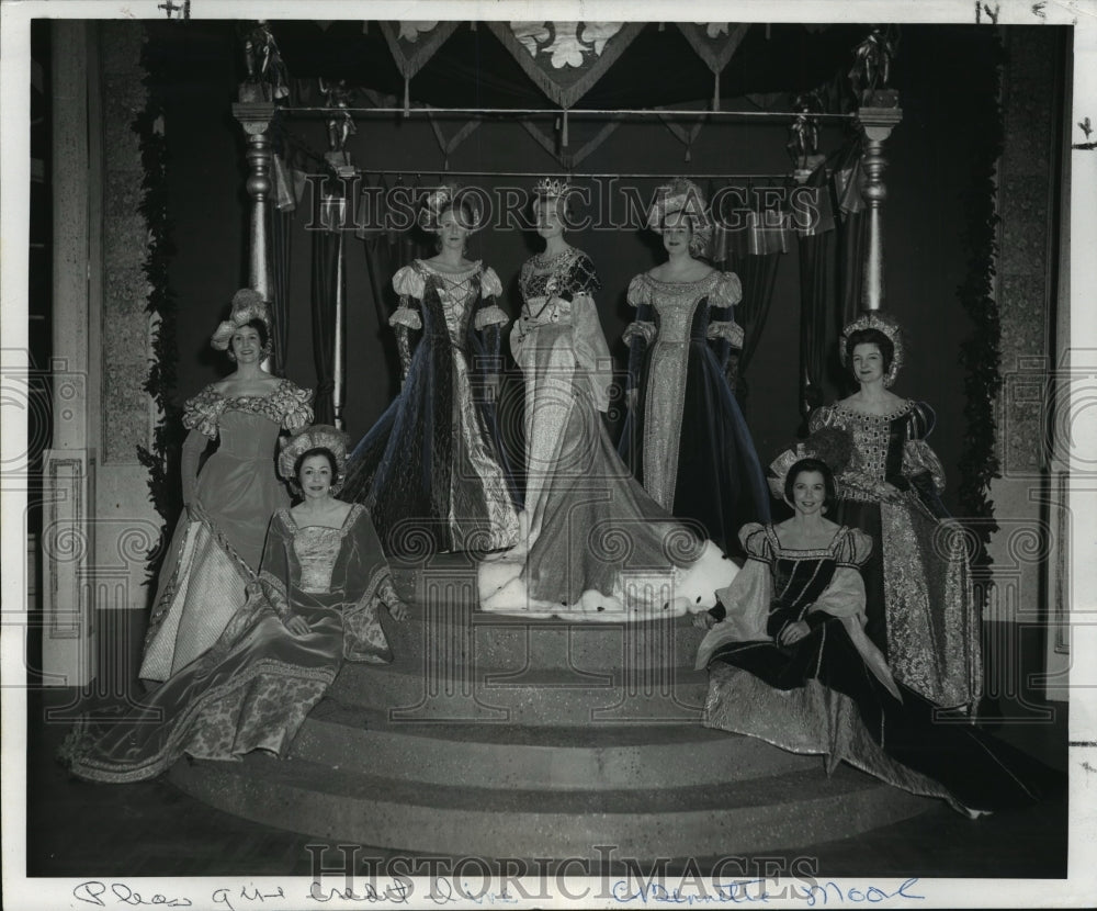 1969 Press Photo Carnival Mystic Ball, Empress Mme. John Francis Carrere &amp; Court - Historic Images