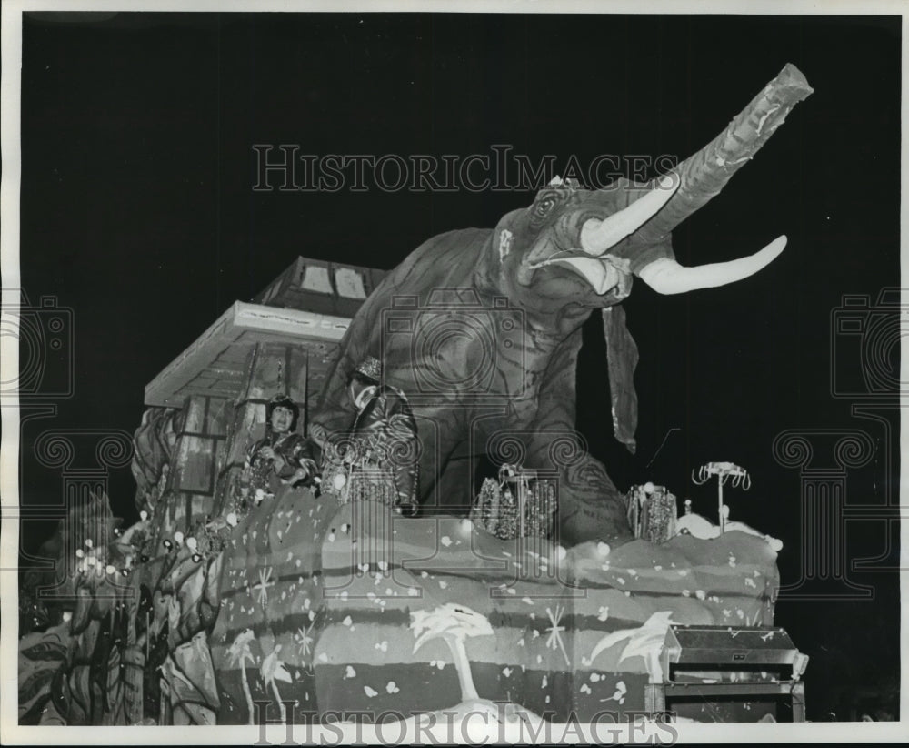 1975 Phoenix parade elephant float on Mardi Gras in New Orleans - Historic Images