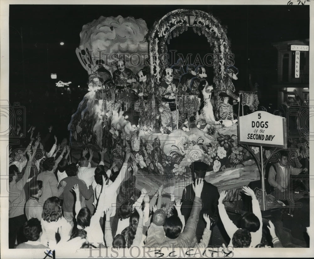 1969 Dogs of the Second Day Float in Krewe of Pegasus Parade - Historic Images