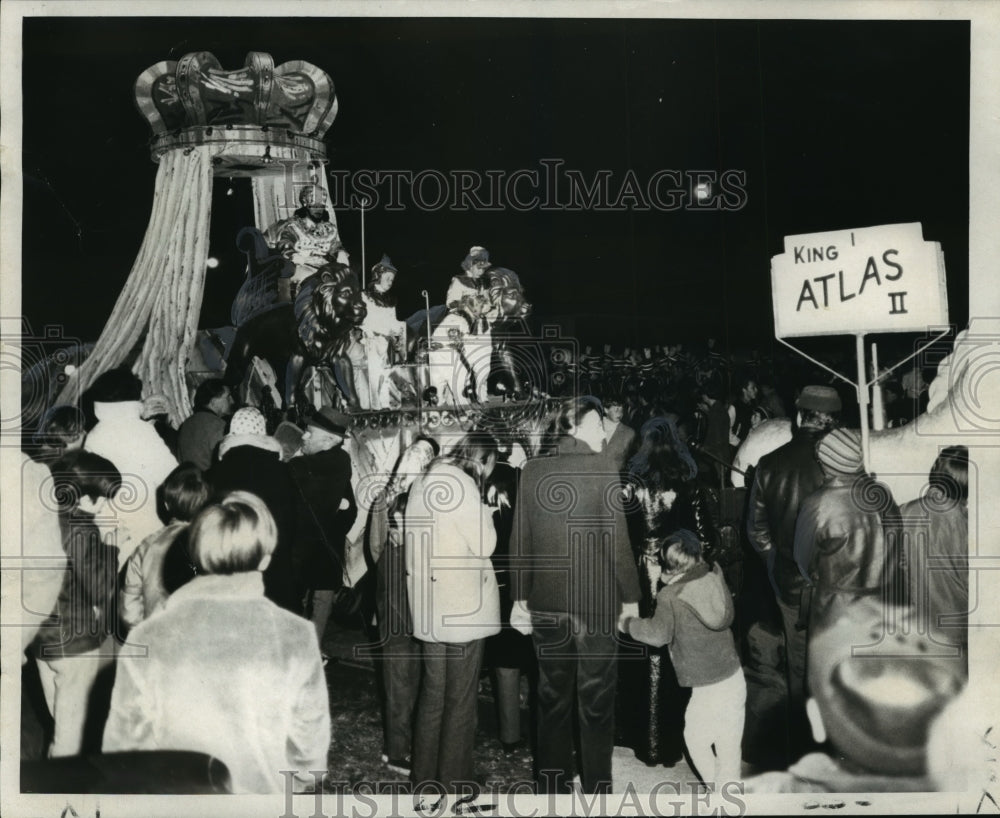 1971 Carnival Parade - Historic Images