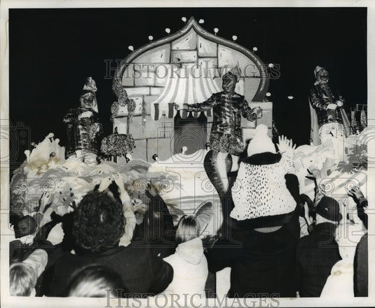 1970 Carnival Parade - Historic Images