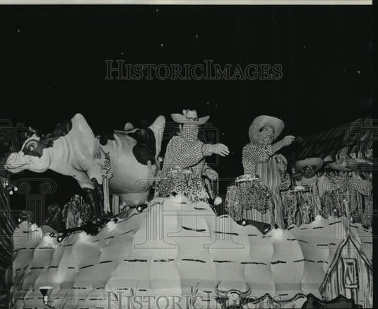 1974 Carnival Parade - Historic Images