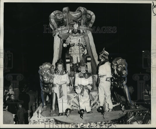 1971 Carnival Parade - Historic Images