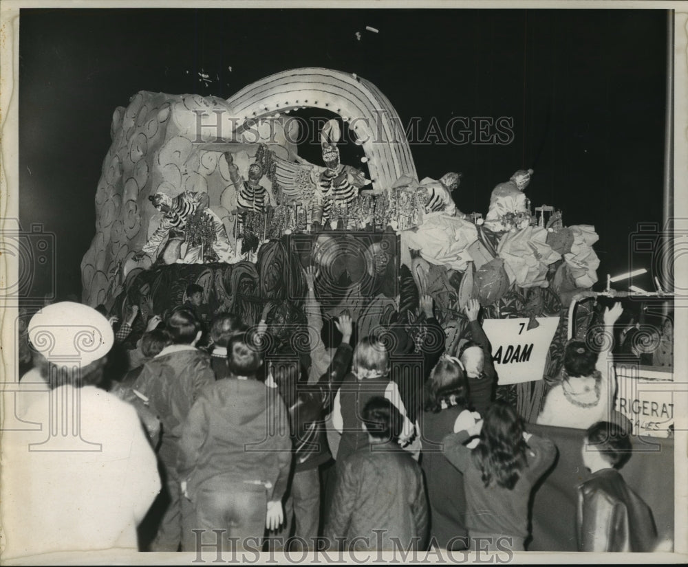 1970 Carnival Parade - Historic Images