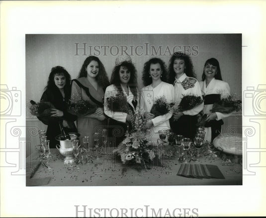 1993 Maids, Past Queen and 1993 Queen Krewe of Allovus.  - Historic Images