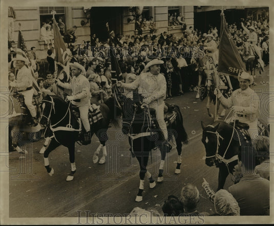 1962 Carnival Parade - Historic Images