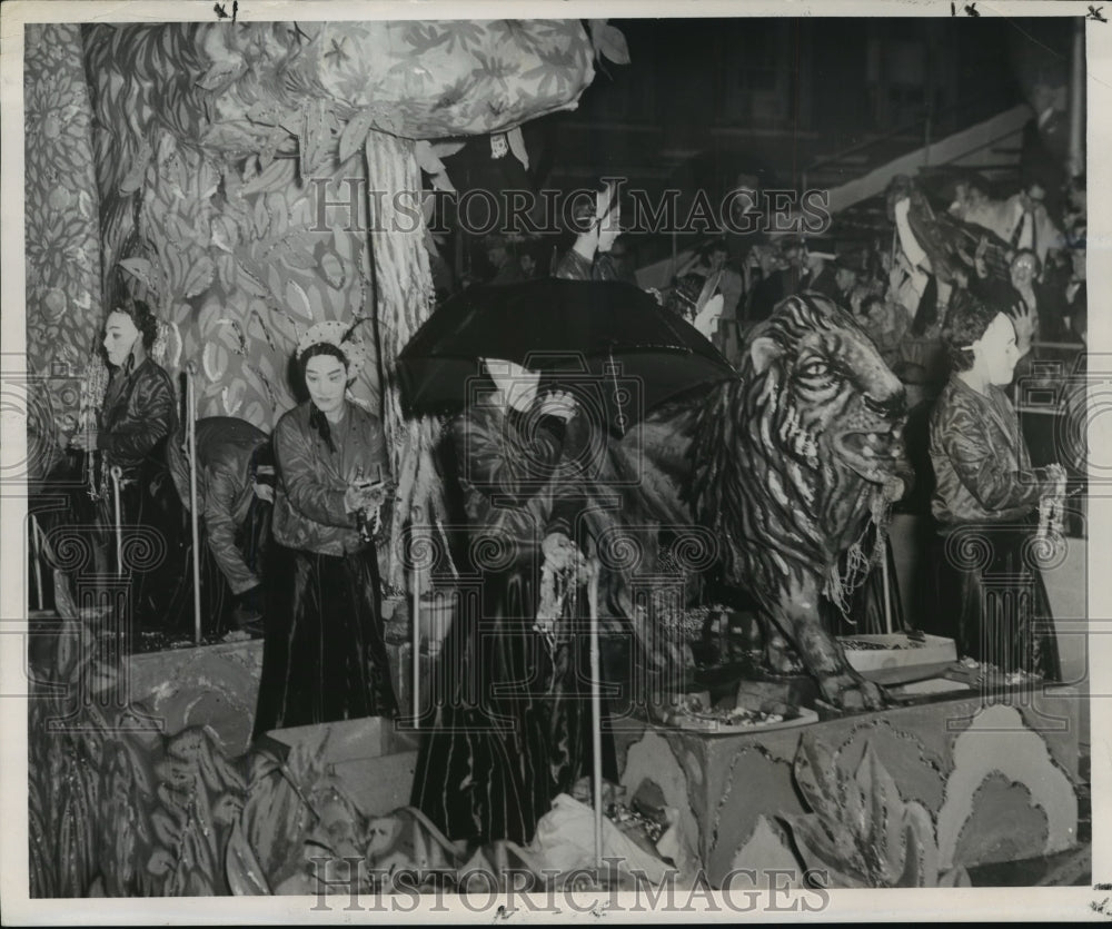 1955 Carnival Parade Maskers on float in Orion&#39;s Parade. - Historic Images