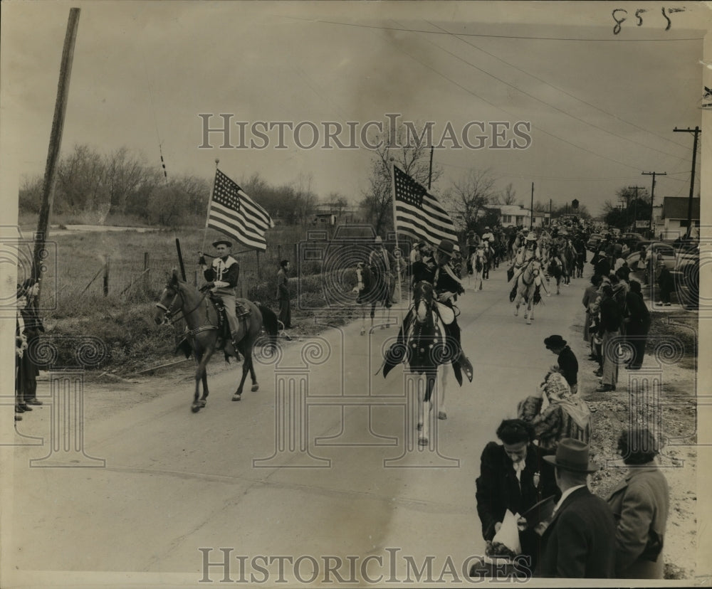 1949 Arabi Carnival and Athletic Club parades down Mehle  - Historic Images