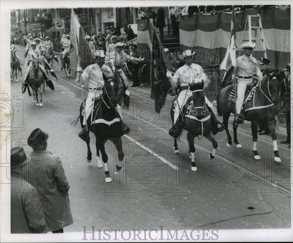 1969 Press Photo Carnival Parade- Sheriffs Posse rides in Iris Parade - Historic Images