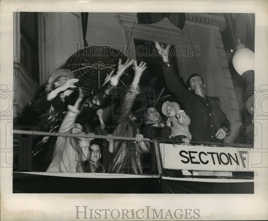 1954 Carnival Parade - Historic Images