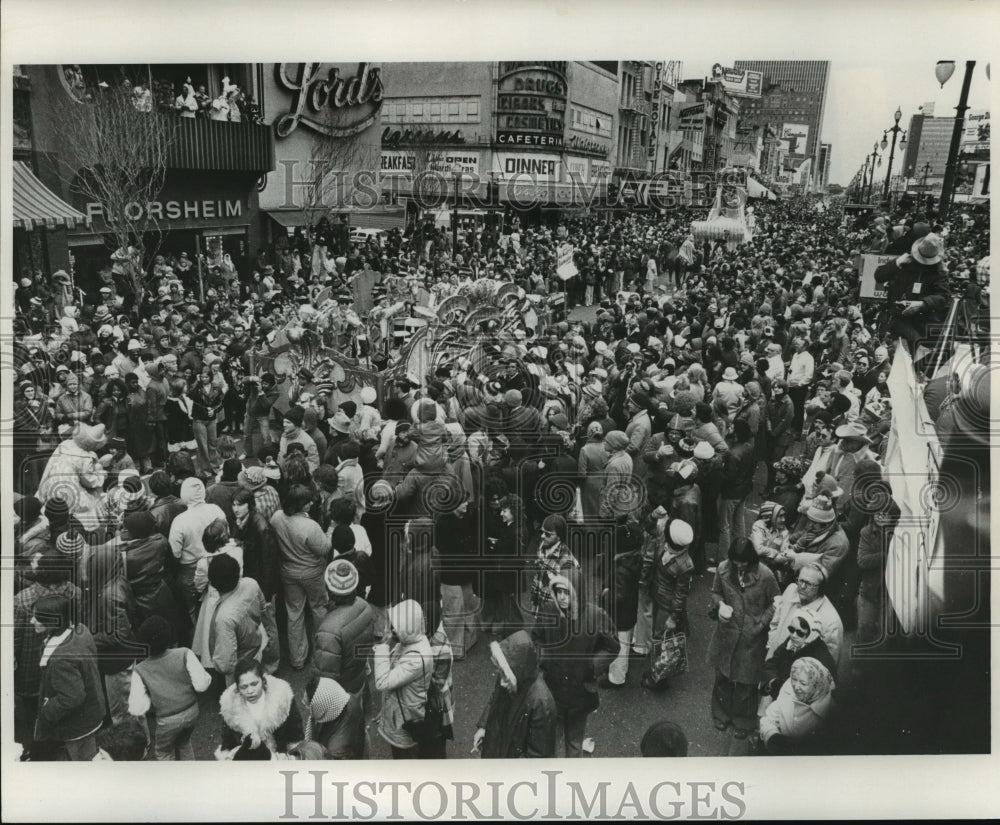 1978 Crowd Lined Up Watching Krewe of Rex Parade at Mardi Gras - Historic Images