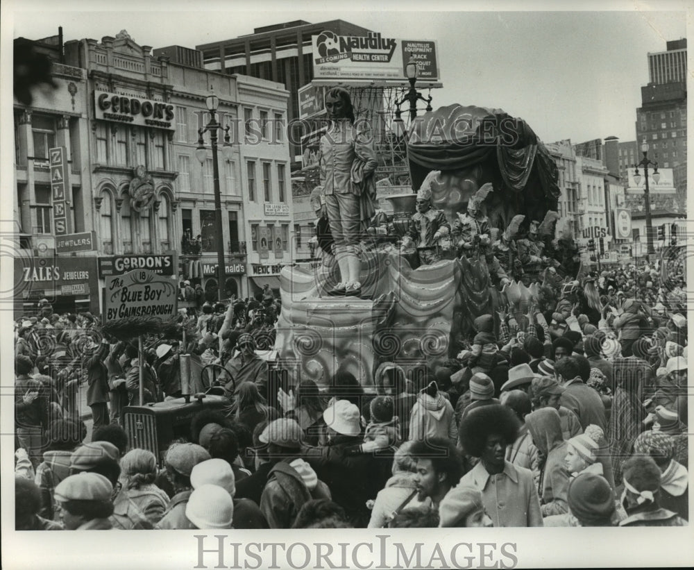 1976 Carnival Parade - Historic Images