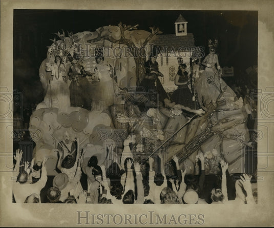 1954 Carnival Parade - Historic Images