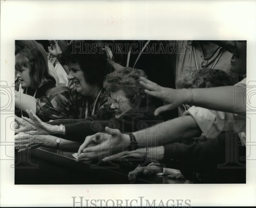 1990 Carnival Parade - Historic Images