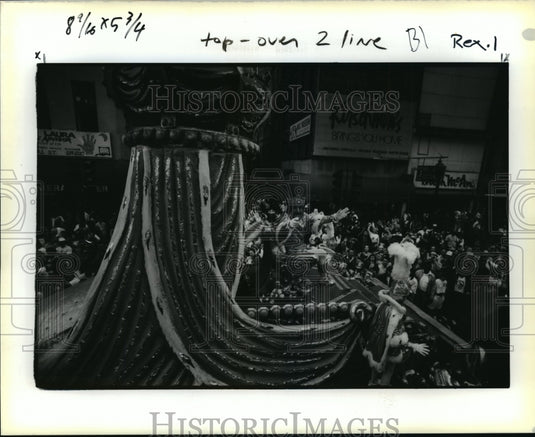 1990 Carnival Parade - Historic Images