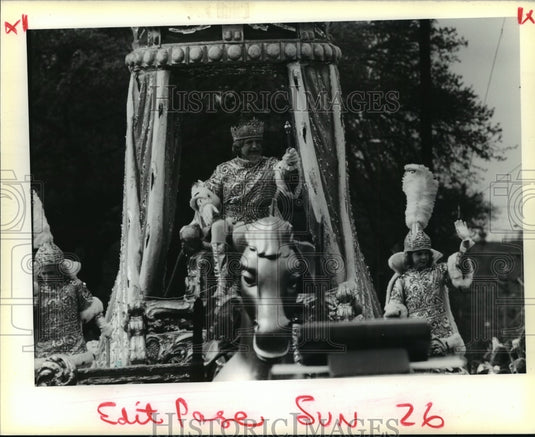 1990 Carnival Parade - Historic Images