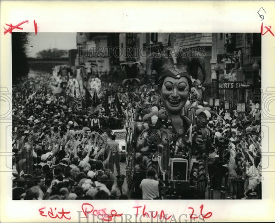 1990 Carnival Parade - Historic Images