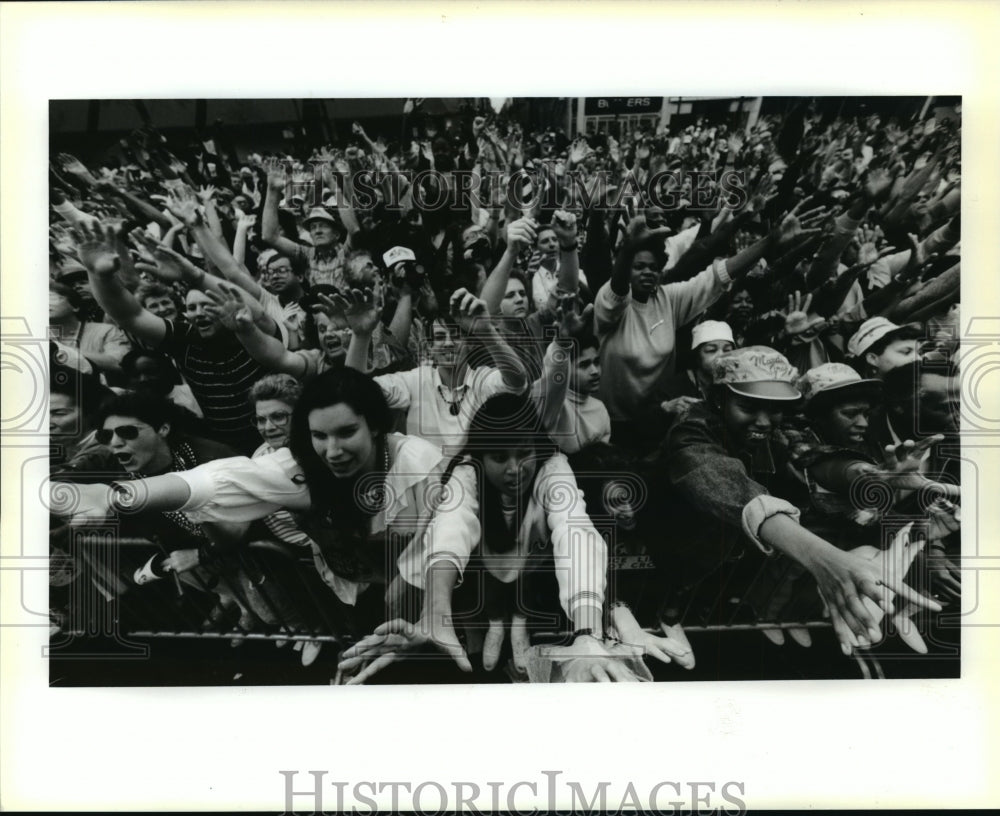 1991 Carnival Parade - Historic Images