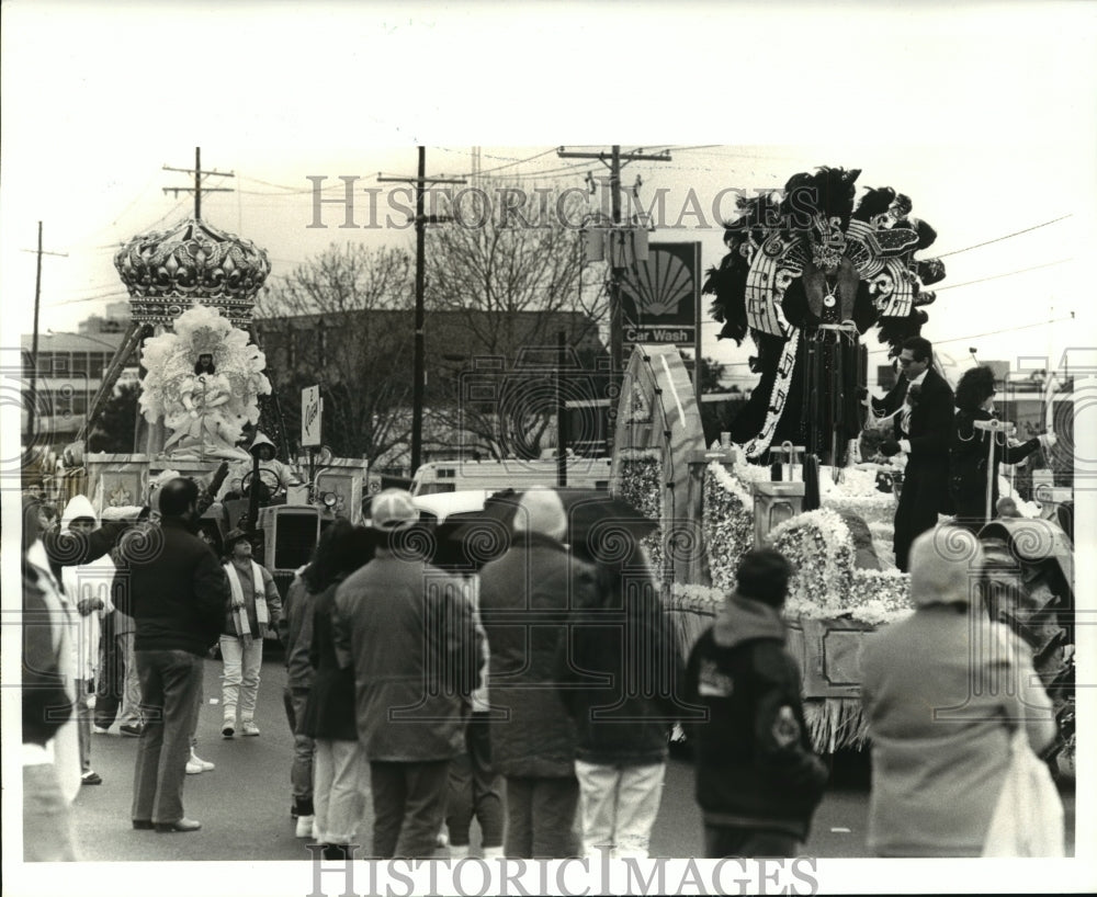 1988 Carnival Parade - Historic Images