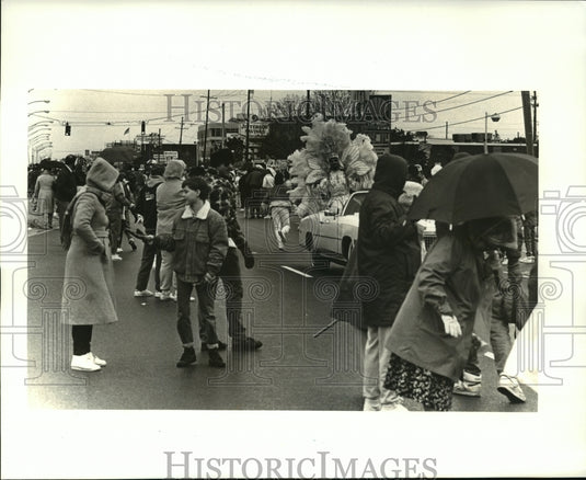 1988 Carnival Parade - Historic Images