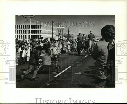 1979 Carnival Parade - Historic Images