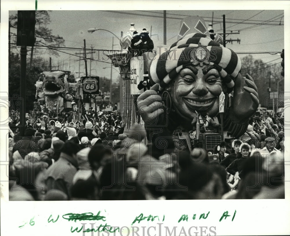 1988 Carnival Parade - Historic Images