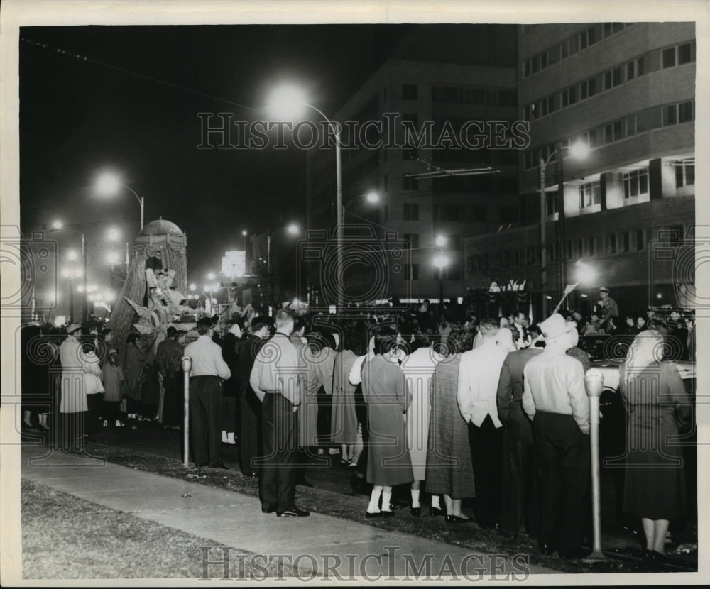 1960 Carnival Parade - Historic Images