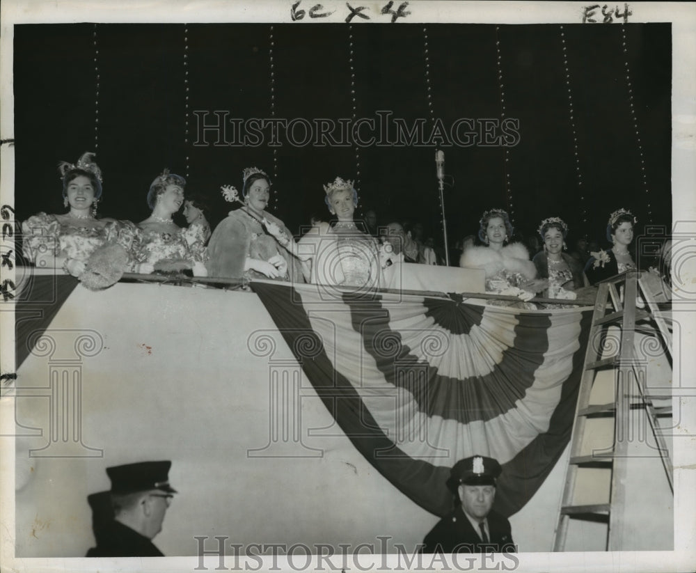 1960 Carnival Parade - Historic Images