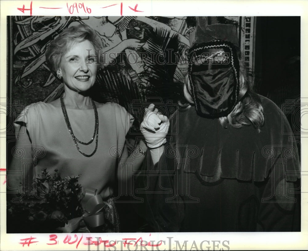 1994 Carolyn Thalheim and Knight at Athurians Carnival Ball - Historic Images