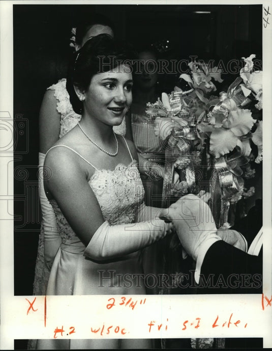 1980 Press Photo Carnival Ball- Atlanteans Maid Nina Legendre Dunbar. - Historic Images