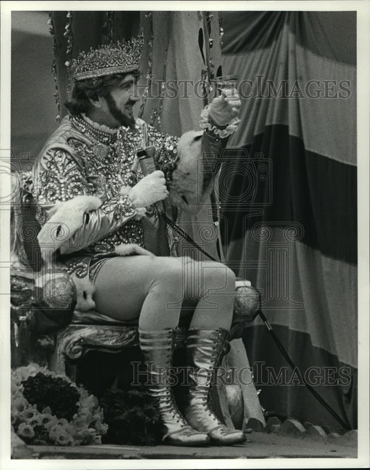 1985 Carnival Parade - Historic Images