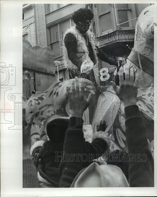 1978 Carnival Parade - Historic Images