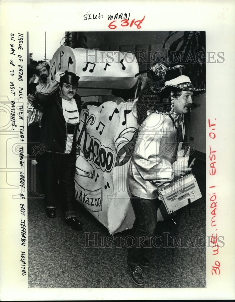 1988 Carnival Parade - Historic Images