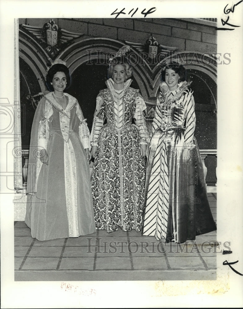 1979 Press Photo Carnival Ball- Ladies in waiting to the Queen of Mystic Club - Historic Images