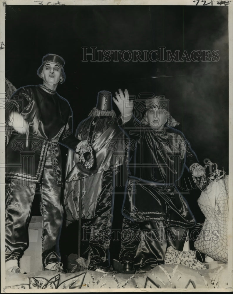 1964 Carnival Parade - Historic Images