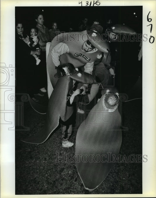 1989 Young Maskers as Lizards in Krewe of Mona Lisa & Moonpie Parade - Historic Images