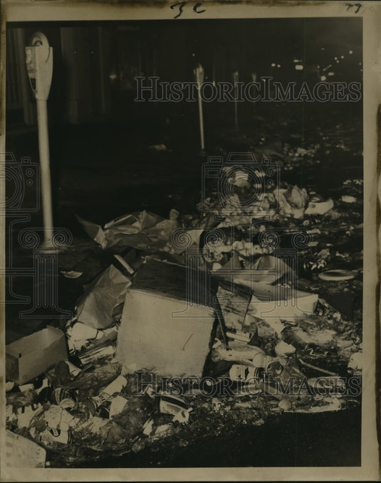 1968 New Orleans streets were littered after Mardi Gras  - Historic Images