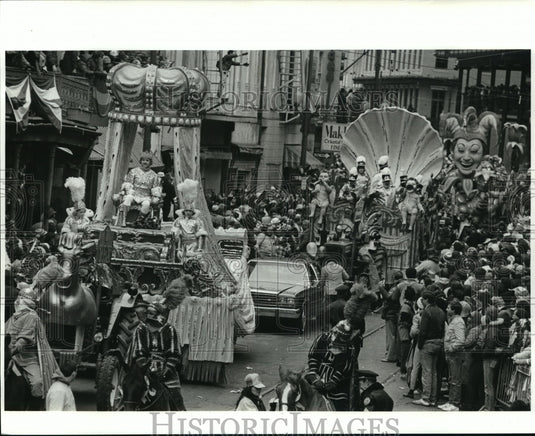 1986 Royal float leads Rex parade floats on Mardi Gras  - Historic Images