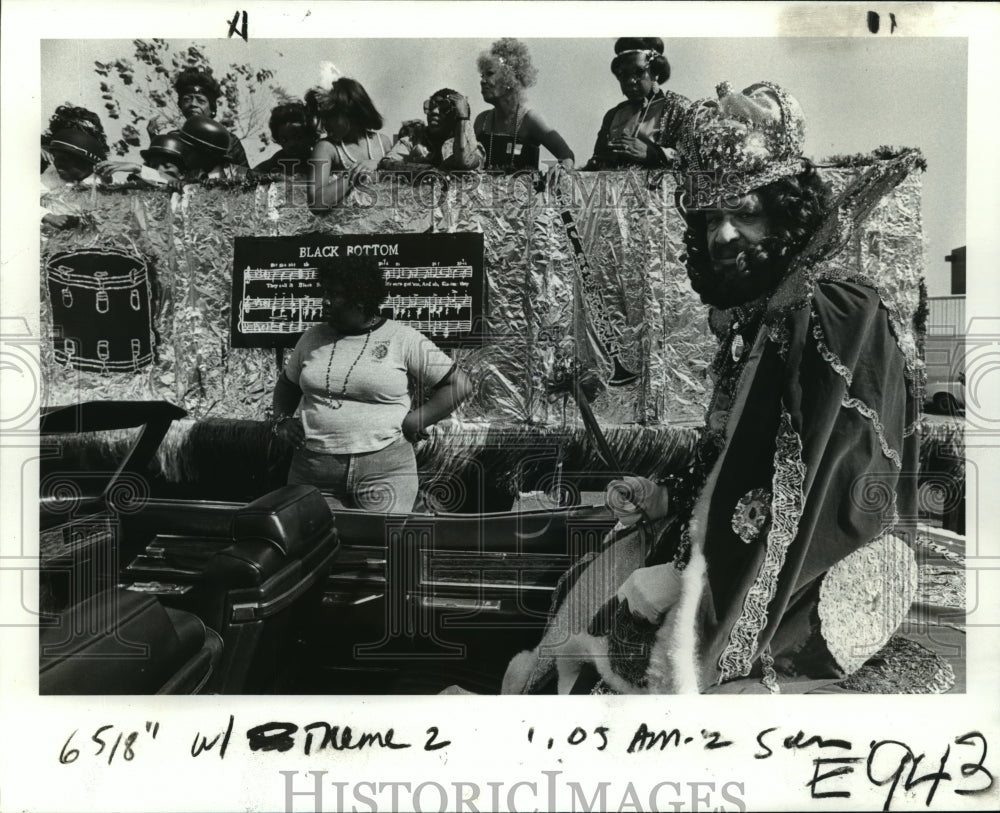 1983 Carnival Parade - Historic Images