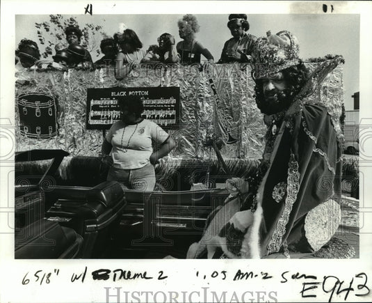 1983 Carnival Parade - Historic Images