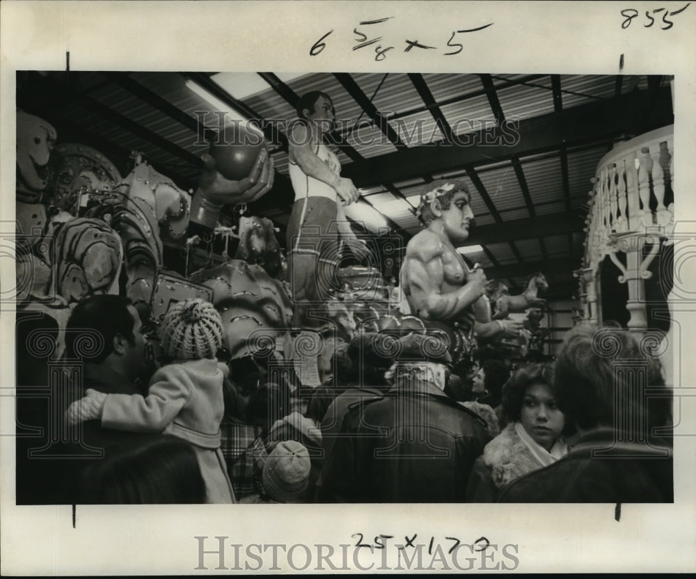 1978 Carnival Parade - Historic Images