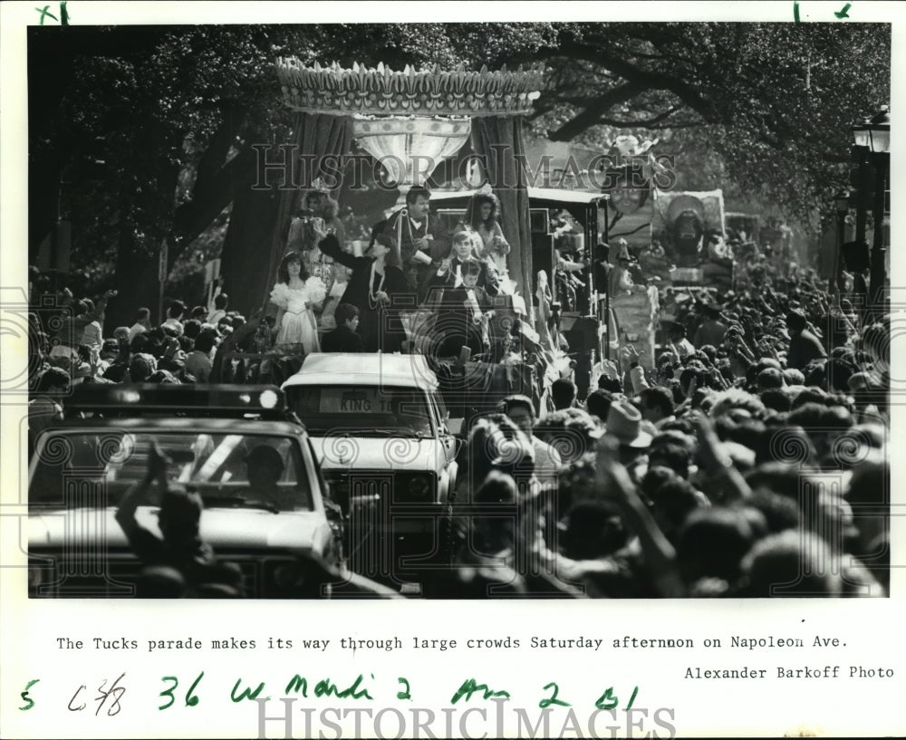 1988 Carnival Parade - Historic Images