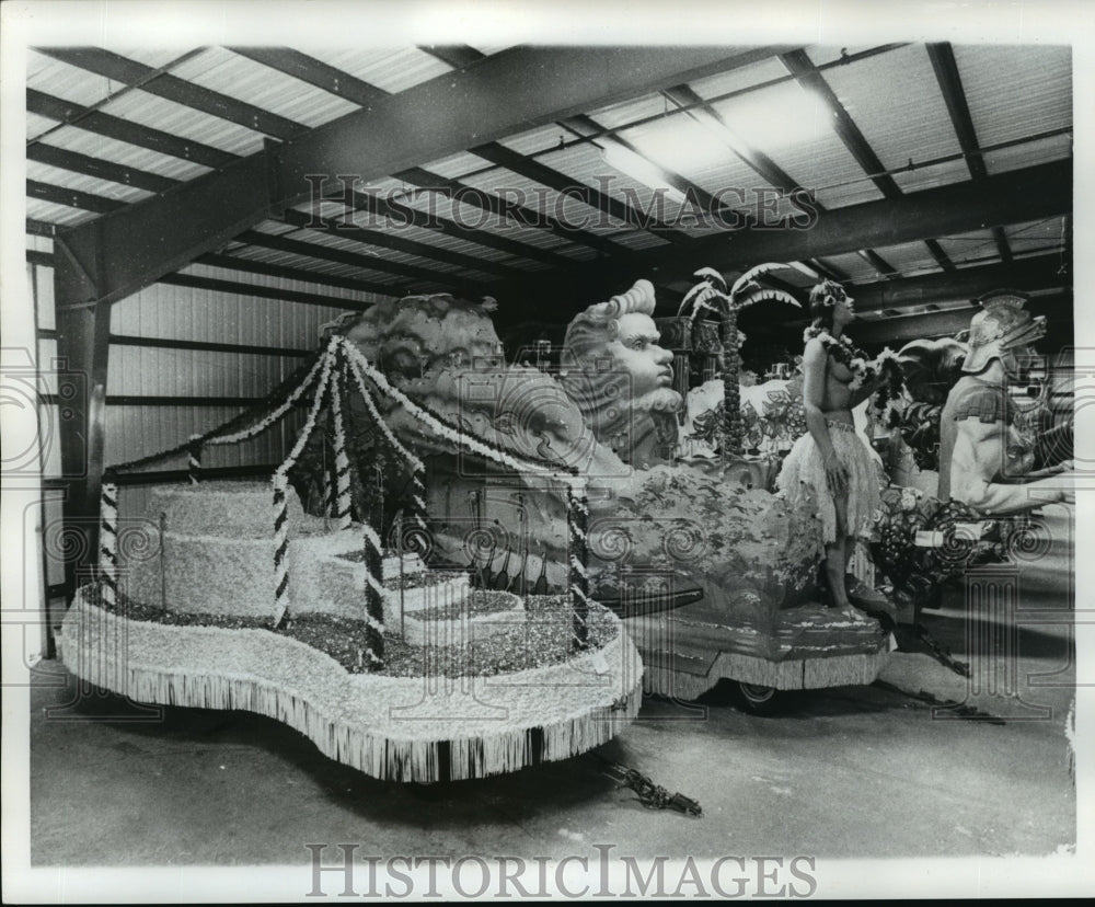 1977 Press Photo Parade Floats of Krewe of Endymion in Storage for Carnival - Historic Images