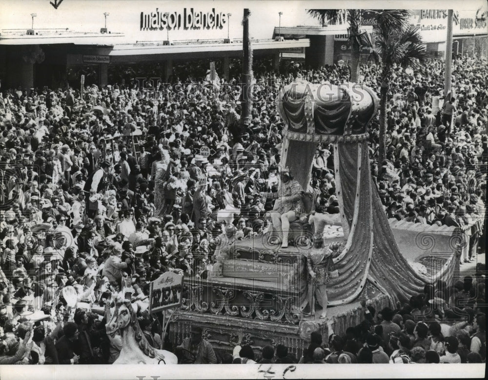 1970 Rex King of Carnival Waves to Crowd in Parade in New Orleans - Historic Images